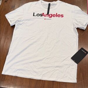 New Large lululemon athletica White Los Angeles Tee